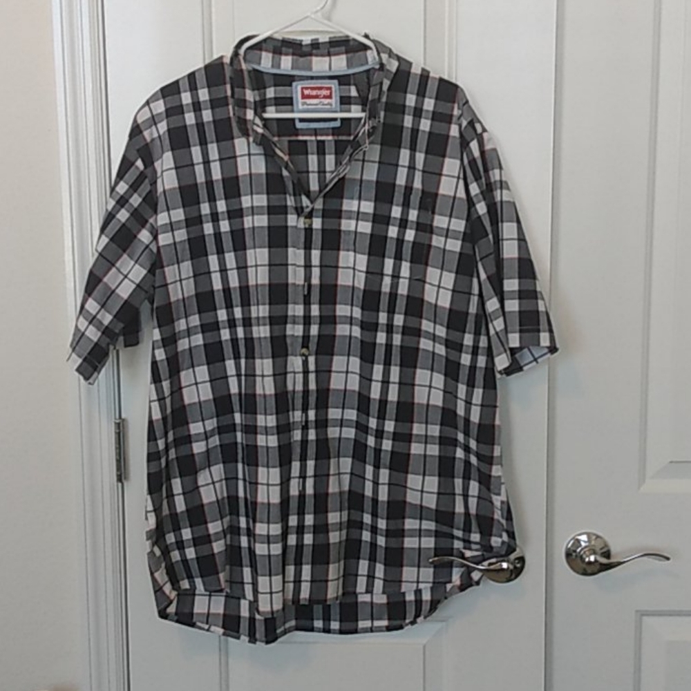 WRANGLER MEN'S BUTTON DOWN SHIRT